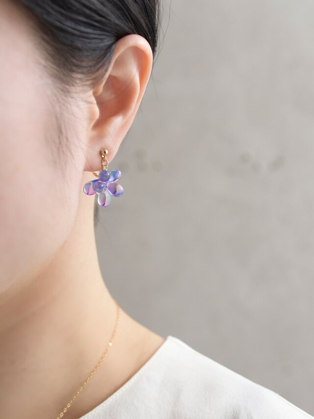 リニューアル【イヤリング】紫陽花 ガラス | iichi 日々の暮らしを