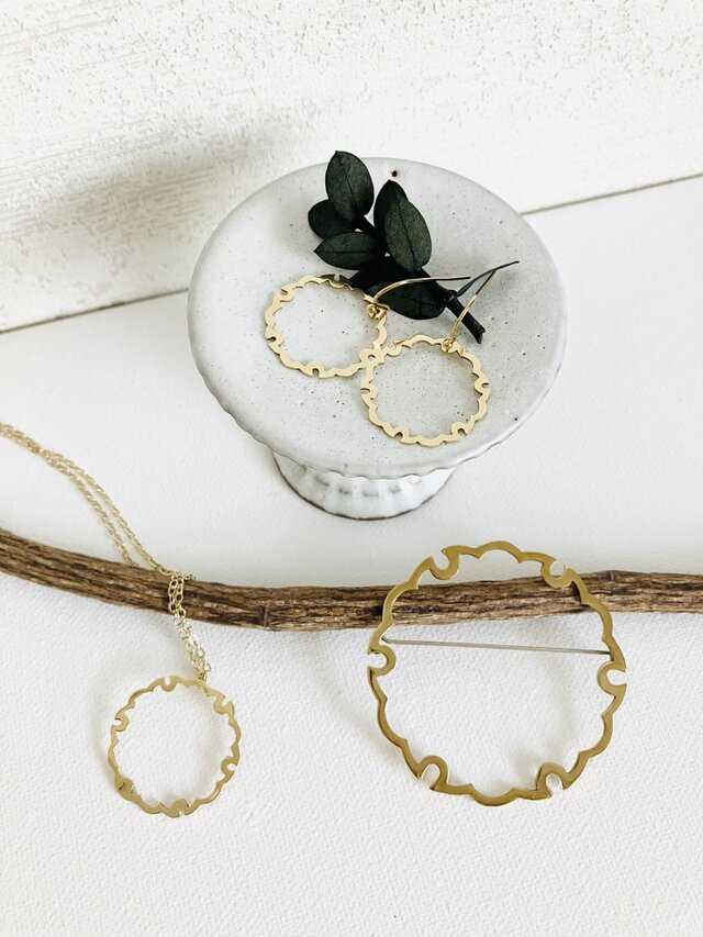 受注生産】雪輪 ピンブローチ | 真鍮 | iichi 日々の暮らしを心地よく