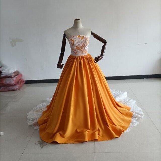 送料無料！高品質！ カラードレス イエロー レース刺繍 取り外し可能ポンチョ 結婚式 | iichi 日々の暮らしを心地よくするハンドメイド やアンティークのマーケットプレイス