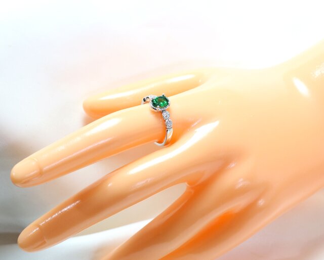 Pt900 ツァボライトリング 0.89ct | iichi 日々の暮らしを心地よくする