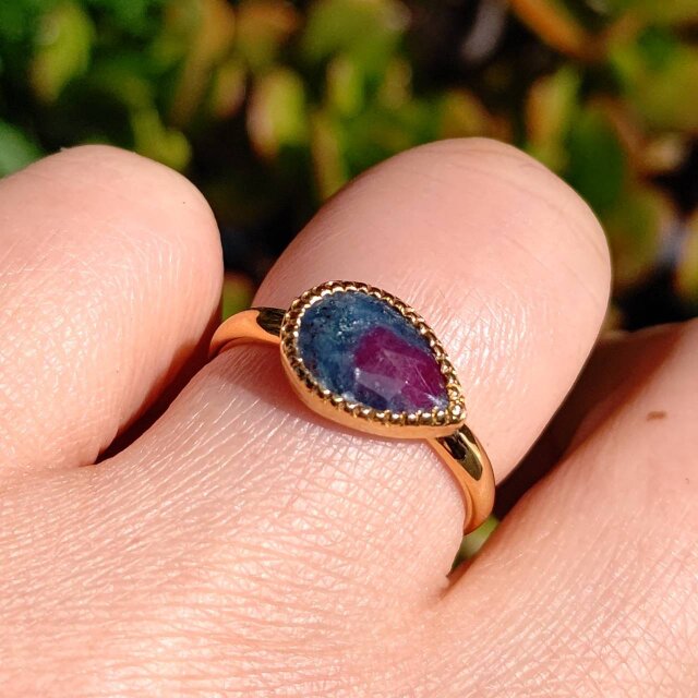 ルビー in カイヤナイト しずく 1.75ct シルバーSV925リング | iichi