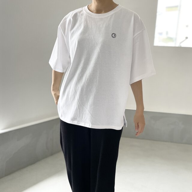 ユニセックス】サイドスリット ビッグシルエットTシャツ【ダーク