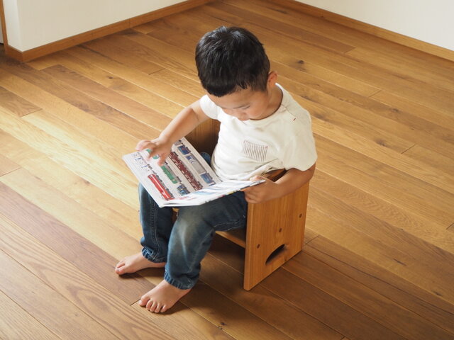 子供椅子 クルミの子供イス 国産クルミ材の箱イス 子供イス 1台 | iichi 日々の暮らしを