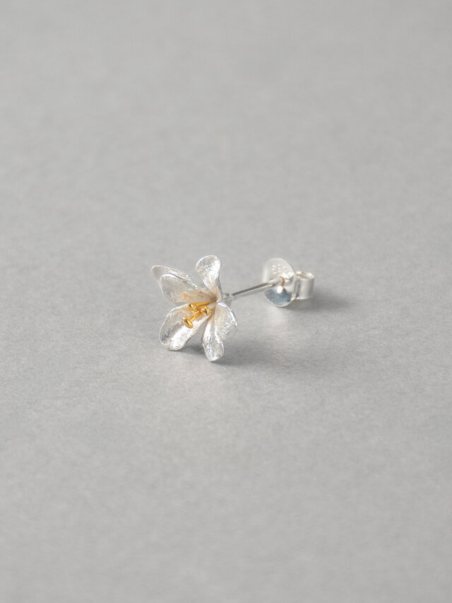 『5073』ハンドメイドピアス フリージア ピアスⅠ. | iichi 日々の暮らしを心地よくする