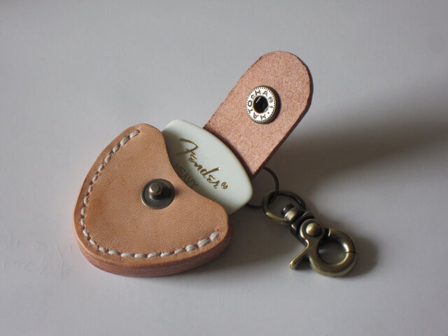 □ ギターピックケース：生成□約W44xD13xH43（革部分）・85