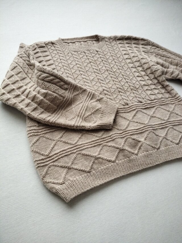 稲妻・ケーブル模様　手編みガンジーセーター