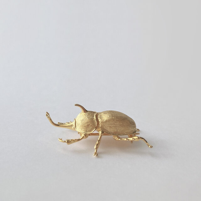 K18YGP〕カブトムシ ブローチ・オブジェ | iichi 日々の暮らしを
