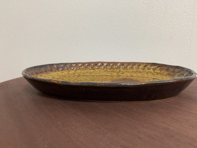 飴釉楕円皿② | iichi 日々の暮らしを心地よくするハンドメイドや