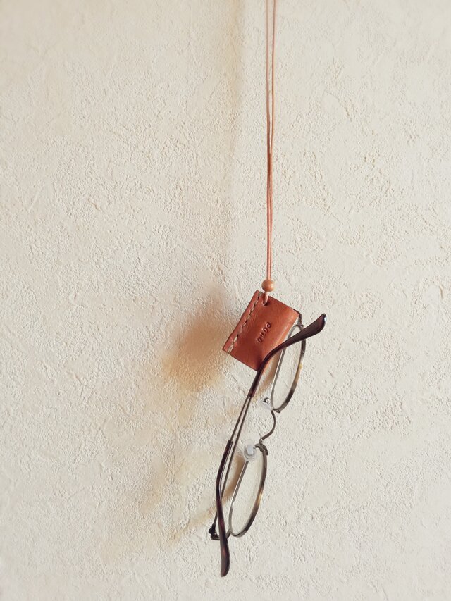 メガネホルダーネックレス　ブラウン　オイルワックスレザー