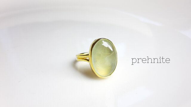 最新作☆『 プレナイト 』の世界でひとつの天然石リング | iichi