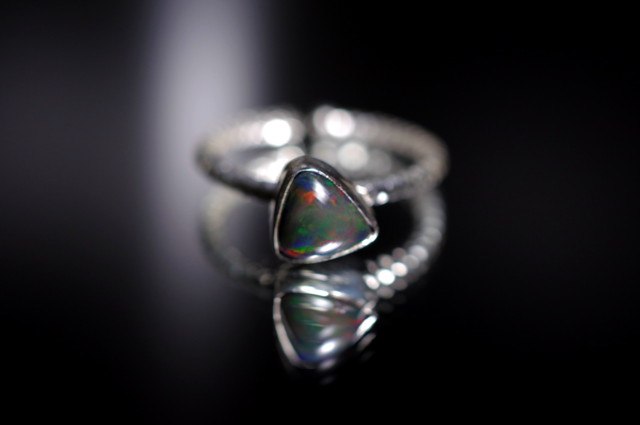 ☆ 新作 ☆『Black Opal』☆の世界でひとつの天然石リングsilver925