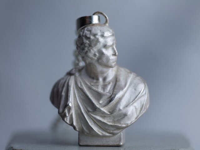 石膏像ネックレス/Brutus(ブルータス) iichi ハンドメイド・クラフト作品・手仕事品の通販