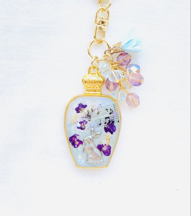 香水瓶キーホルダー ｳｻｷﾞ（あの日の唄）