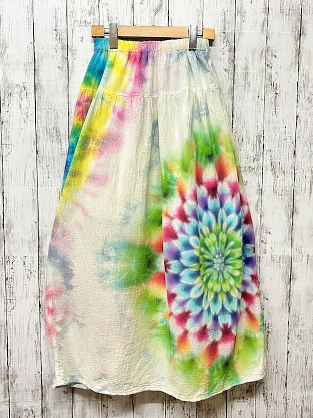 タイダイ染め　スカート　虹や空を映すカラーに美しく幻想的な大曼荼羅 HD19-67