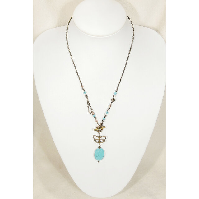ターコイズのネックレス（トルコ石、天然石、マンテル、12月の誕生石、蝶、バタフライ・モチーフ）