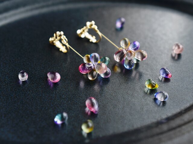 イヤリング】カラフルなのに上品 淡い虹色 手持ち花火 | iichi 日々の
