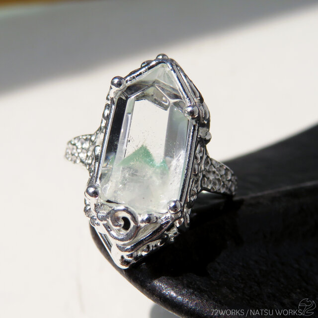 フックサイト in クォーツ / Fuchsite in Quartz