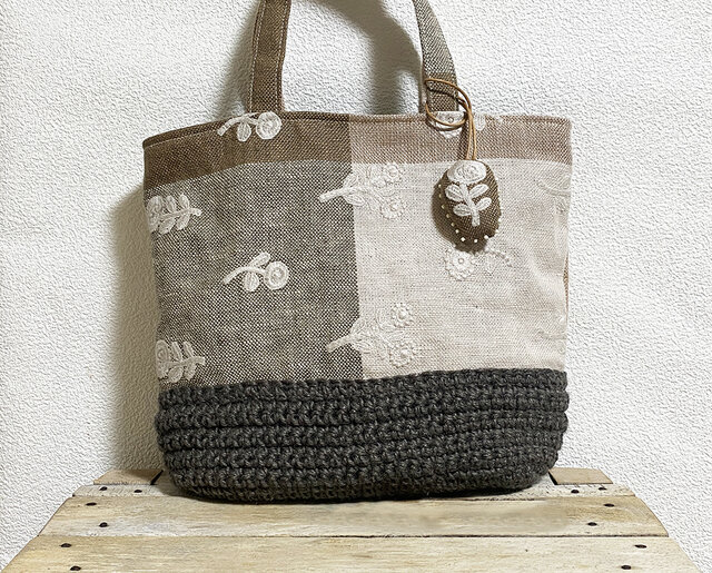 ミナペルホネン　ポンピアのカンガルーバッグ ミナペルホネン ポンピアのカンガルーバッグ