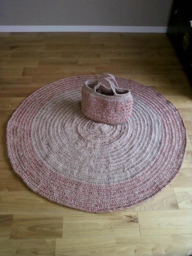 赤とベージュの麻紐ラグ（円形）(32)