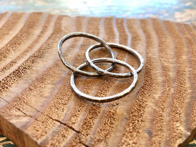 SV925 槌目鍛造3連リング sv925/槌目3連リング【18号】/一点物/No.00196454 | iichi 日々の