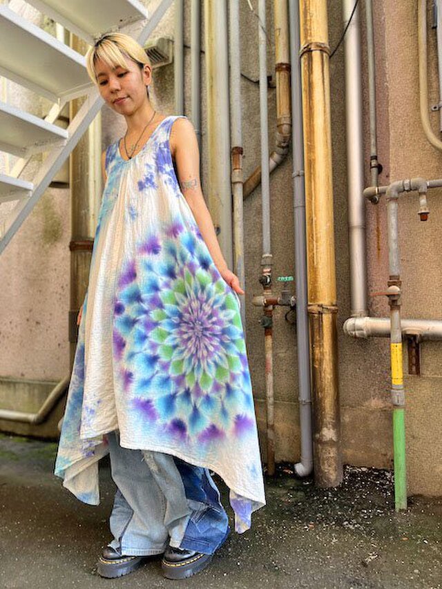 タイダイ染め　新型ノースリーブワンピース 　爽やかな夏の空に美しい碧翠色の幻想的な大曼荼羅 HD19-69