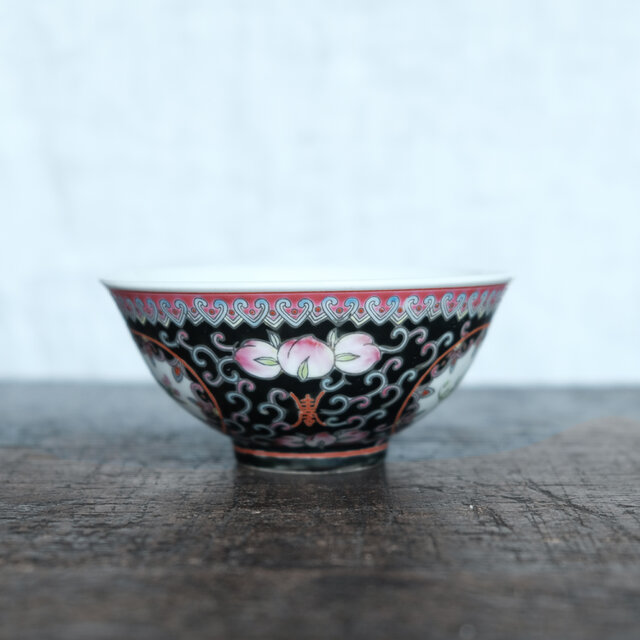 花と鳥と桃◇中国景徳鎮 花文色絵茶碗 中華料理 映え チャイナ
