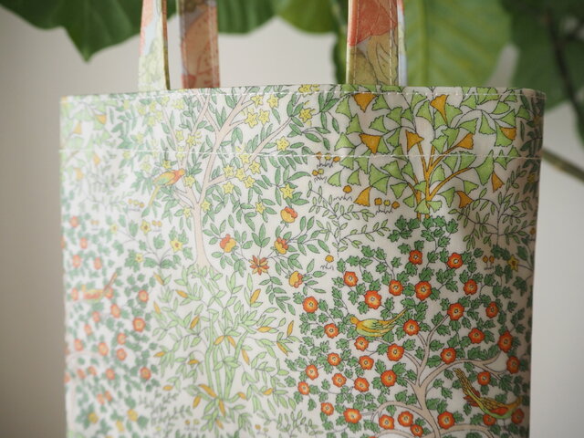 ご注文品　✿リバティ✕パッチワーク✿　ハンドメイドバッグ　2点 リバティのパッチワークバッグ(小) - KINAKKO39'S GALLERY