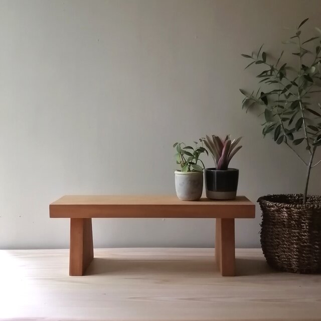 無垢材の不規則な座卓 ハンドメイド 一枚板 ミニテーブル 花台