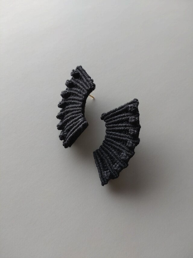 受注制作　ピアス/イヤリング　ファン　ブラック