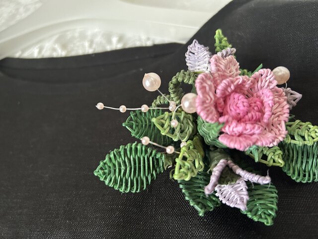 籐の花のブローチ（ピンクのバラ） | iichi ハンドメイド