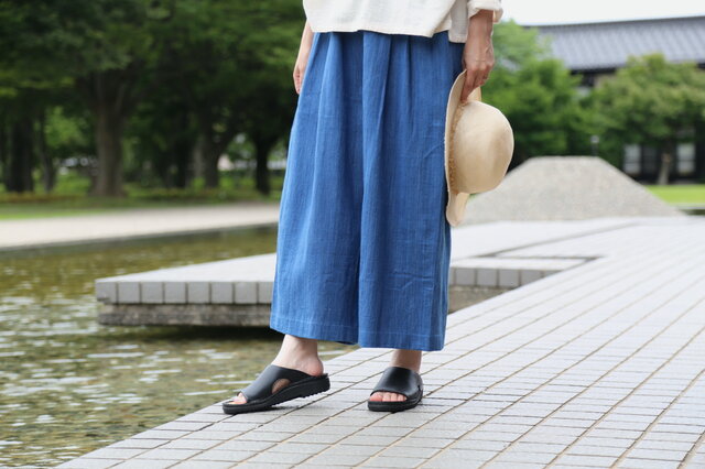 ⚪︎手紡ぎ手織り⚪︎デニムカディのタックキュロット（中紺） | iichi