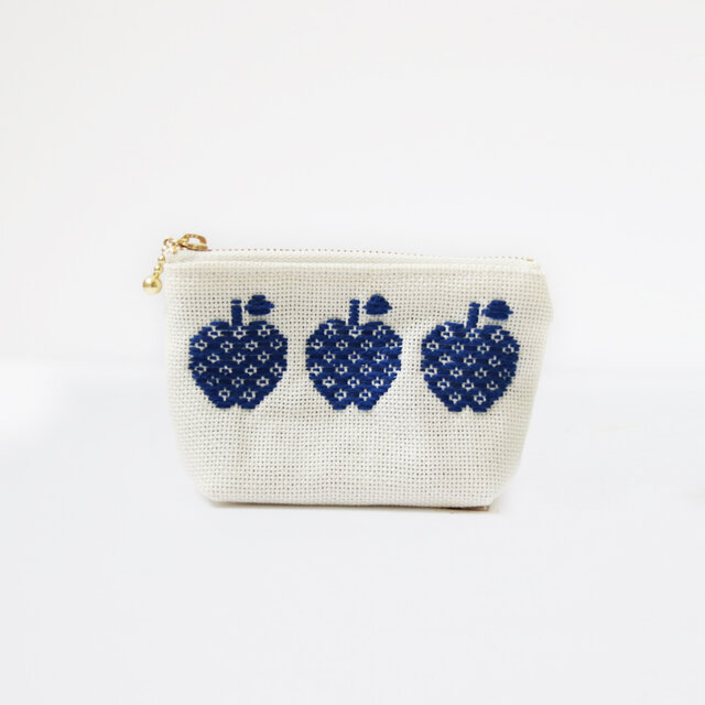 爽やかりんごのマチ付きコンパクトポーチ　こぎん刺し/ 刺し子/刺繍　スイーツ（果物）男性にも女性にも♪