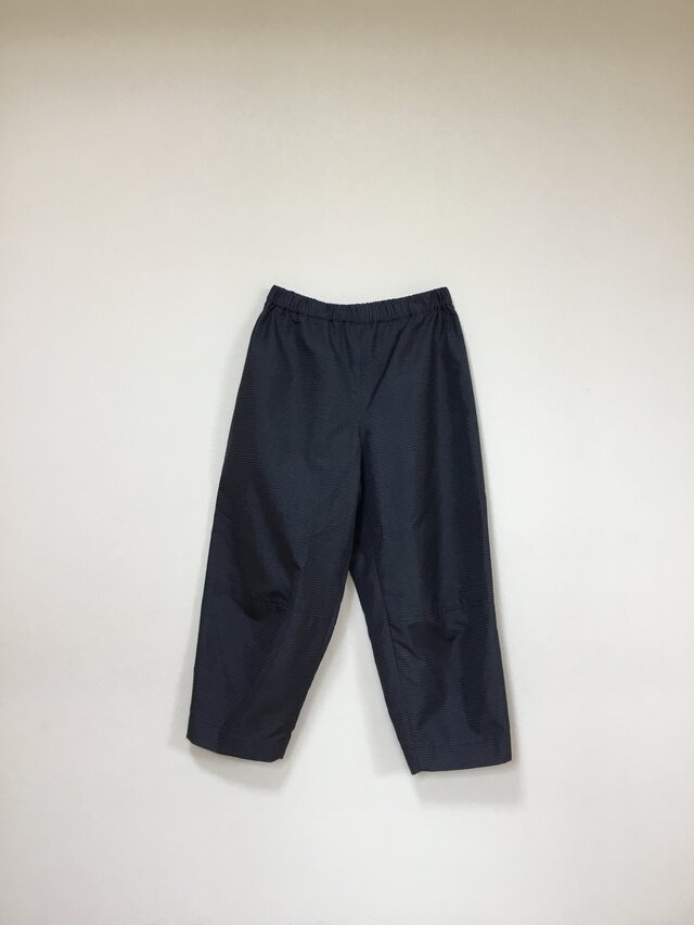 コクーンシルエットのパンツ　　紺色大島紬　　着物リメイク