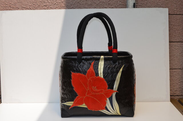 一閑張りバッグハンドメイド 花柄 一閑張り・青い花バック | iichi 日々の暮らしを心地よくする