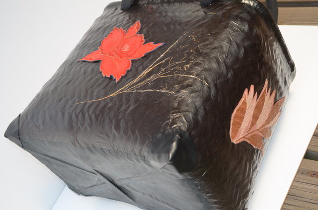 一閑張りバッグハンドメイド 花柄 一閑張り・青い花バック | iichi 日々の暮らしを心地よくする