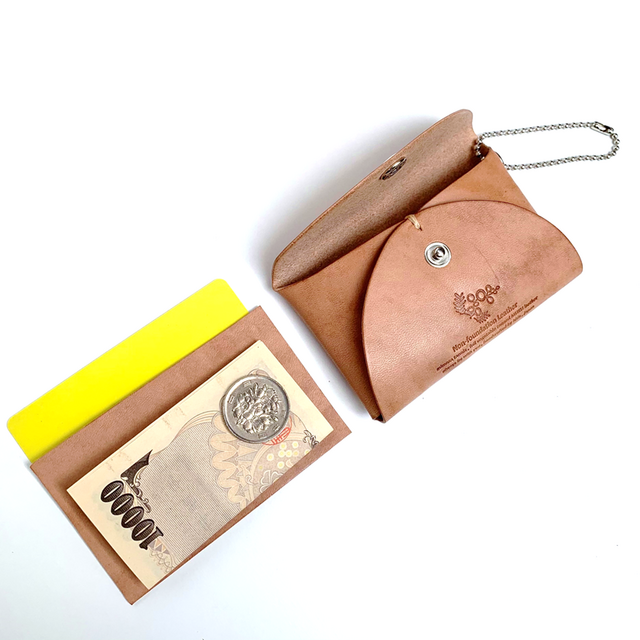 革を楽しむ本ヌメ革パスケース財布 レザー製の定期入れサイズのレター