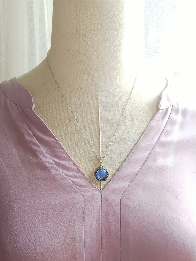 ヴィンテージ SW・Blue-Glass／Antique-Silver 六角形のネックレス 