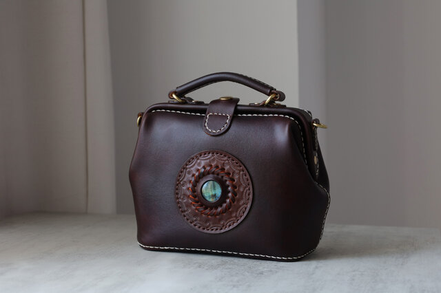 天然石飾り 本革ハンドバッグ がま口型　ヴィンテージ（昭和） 天然石飾り 本革ハンドバッグ がま口型 ヴィンテージ（昭和）