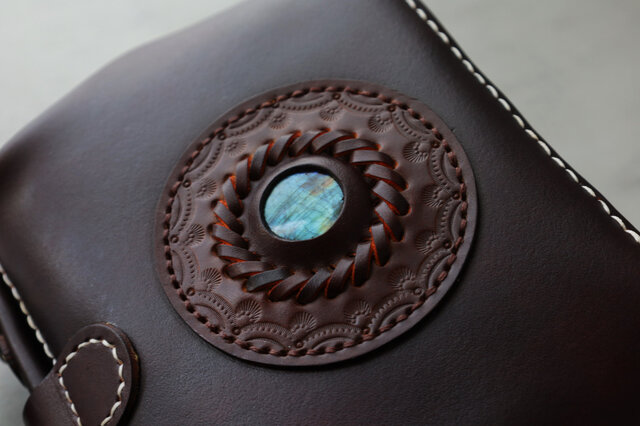 天然石飾り 本革ハンドバッグ がま口型　ヴィンテージ（昭和） 天然石飾り 本革ハンドバッグ がま口型 ヴィンテージ（昭和）