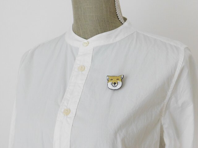 チベットスナギツネ 刺繍ブローチ 【受注製作】 | iichi 日々の