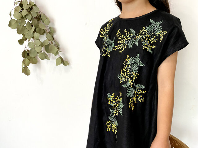 美品 MONNALISA　モナリザ　刺繍 ワンピース　８Ｙ　128センチ 入学式 美品 MONNALISA モナリザ 刺繍 ワンピース 8Y 128センチ 入学