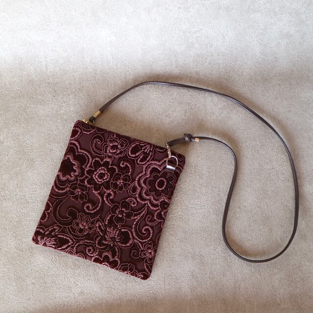 イタリア製　ベロアプリント　ポシェット  　