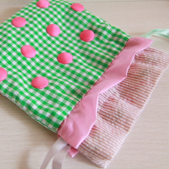 夏らしい巾着☆グリーンのギンガムチェック×ピンクの水玉×いちご柄