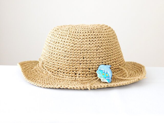 夏の海 ごきげんなイルカ 刺繍ブローチ【受注製作】 | iichi