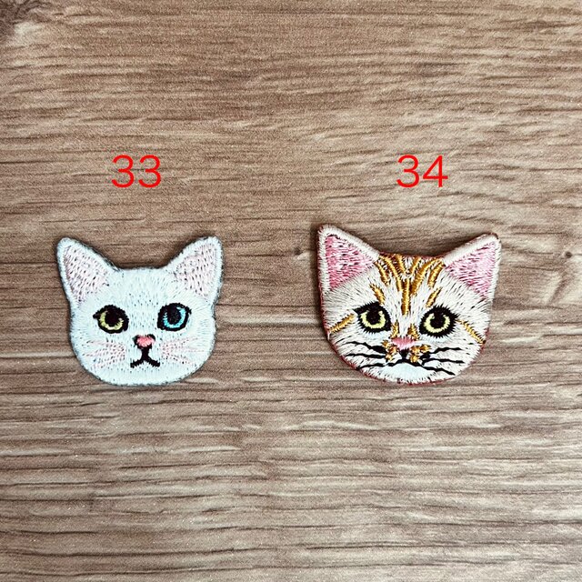 大きい粒いちごと猫さん刺繍のバッグチャーム✩.*˚ | iichi 日々の