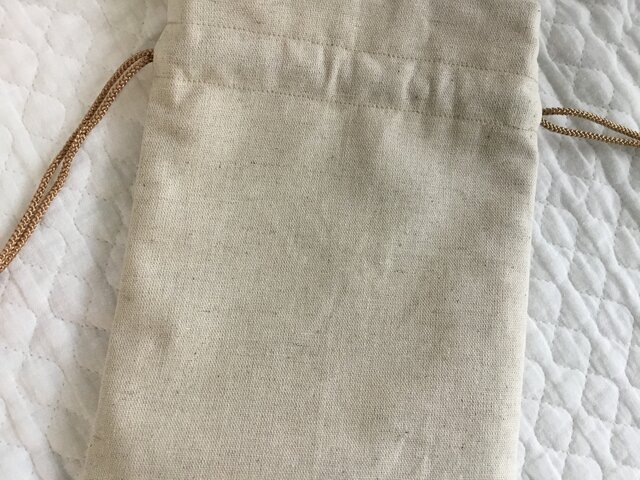 花刺繍の巾着～花とサクランボ～ | iichi 日々の暮らしを心地よくする