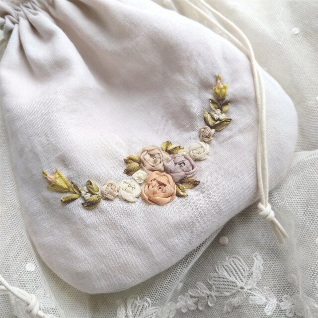 薔薇*リボン刺繍*巾着*ポーチ*ピンク | iichi 日々の暮らしを心地よく