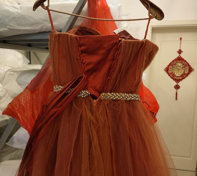 高品質！テラコッタ色 カラードレス ベアトップ トレーン パーティー