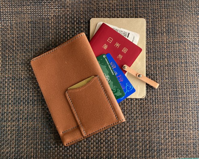 右旅券 ブラウン床革】国際免許証＆SIMカードが入るパスポートケース