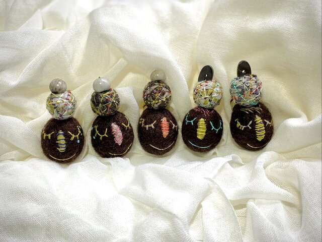 ハンドメイド ブローチなど ハンドメイドブローチ3点セット［アイボリー］: 完成品・雑貨